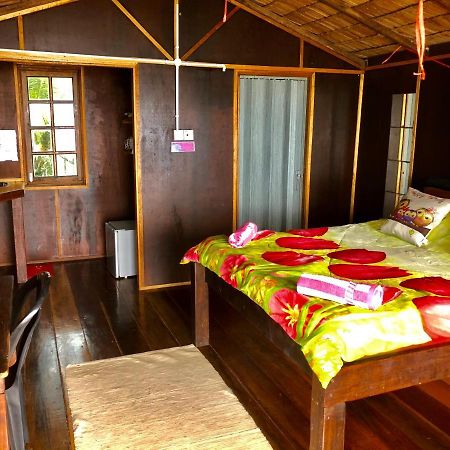 Beachfront Hut Upstairs Astra - Beach Shack Chalet Kampong Juara Экстерьер фото
