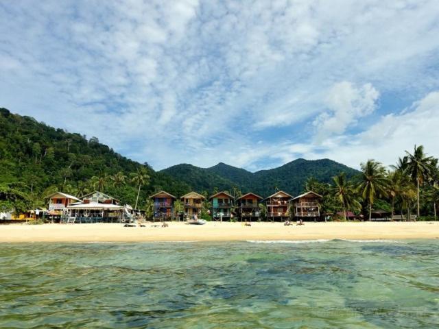 Beachfront Hut Upstairs Astra - Beach Shack Chalet Kampong Juara Экстерьер фото