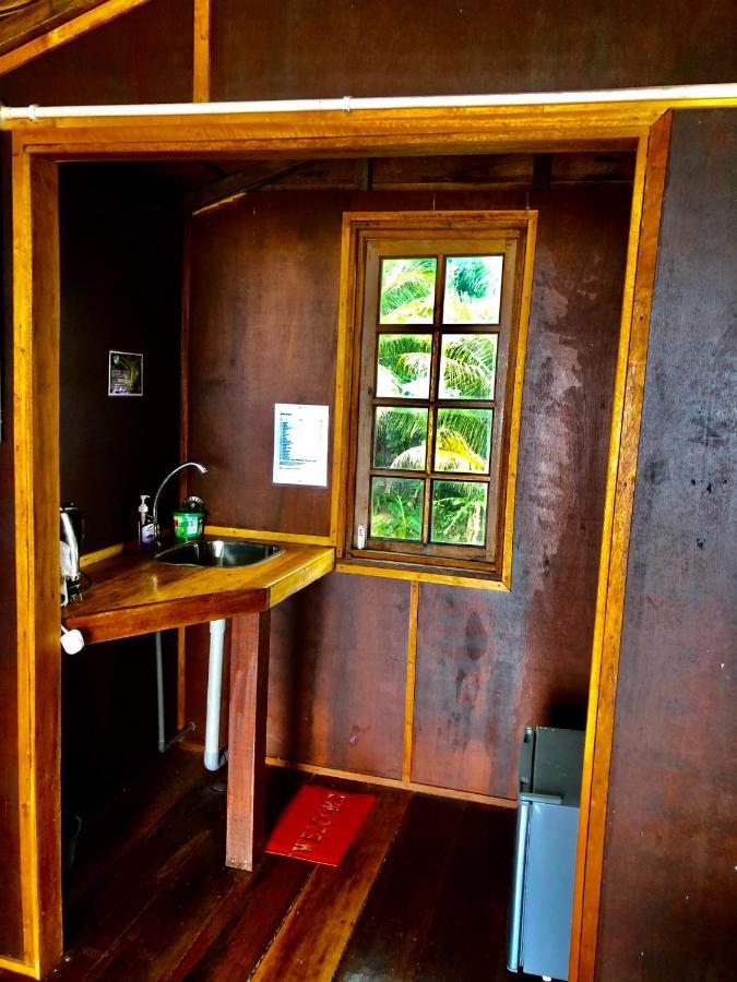 Beachfront Hut Upstairs Astra - Beach Shack Chalet Kampong Juara Экстерьер фото